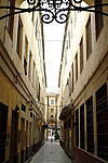 unas calles estrechas y con encanto cerca de la catedral y calle larios